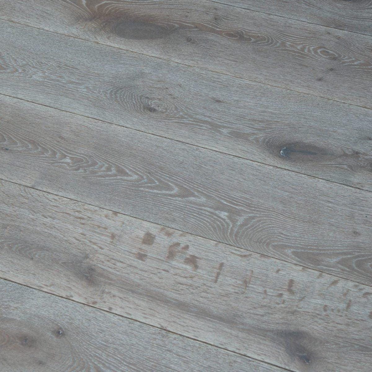 DC105 Deco Silver Haze