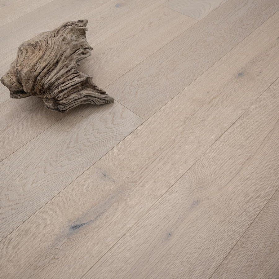 Light gray oak plank flooring dc204 shore drift oak with natural wood grain finish and durable material