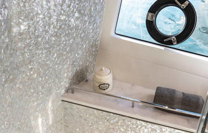 Feature Panel Crackle