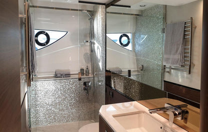 Feature Panel Crackle