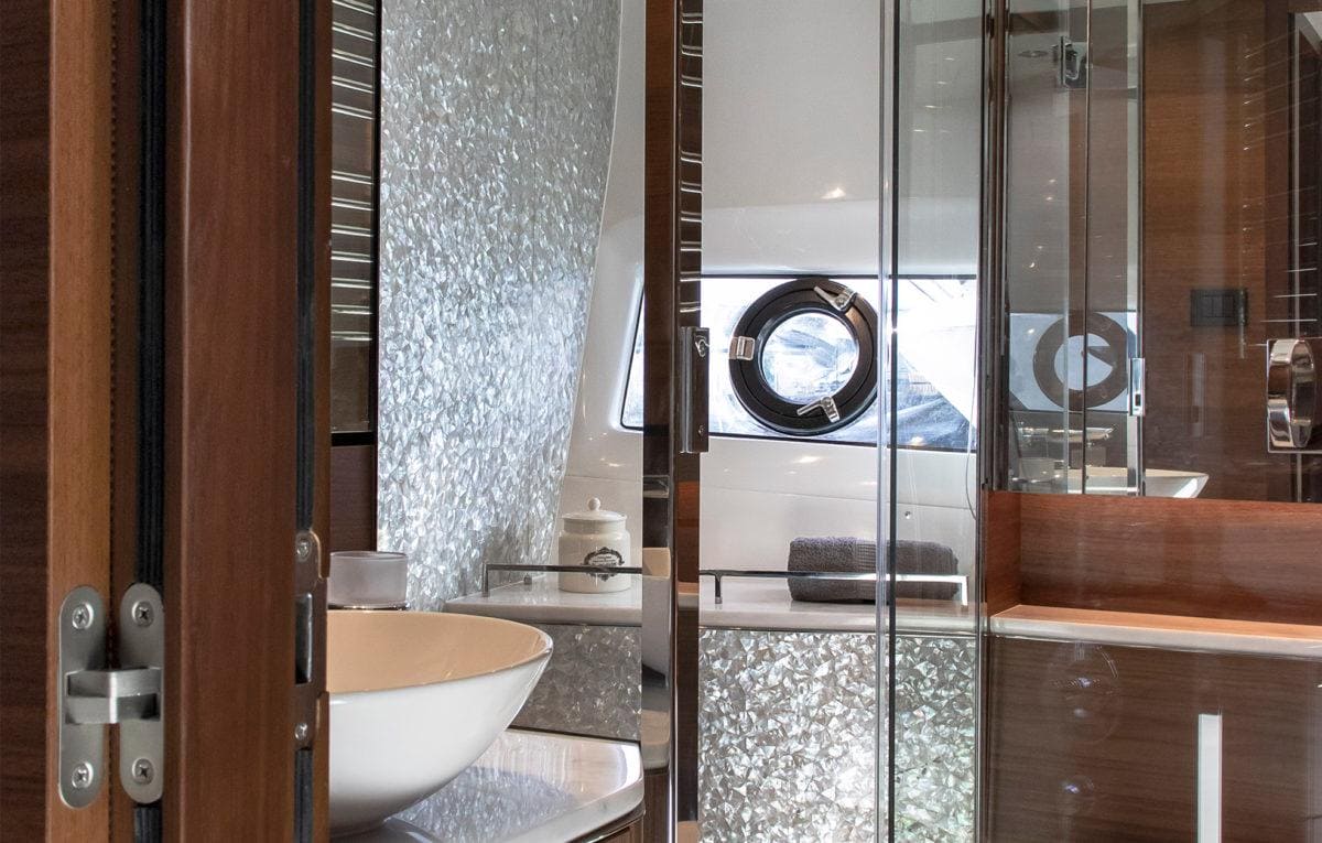 Feature Panel Crackle