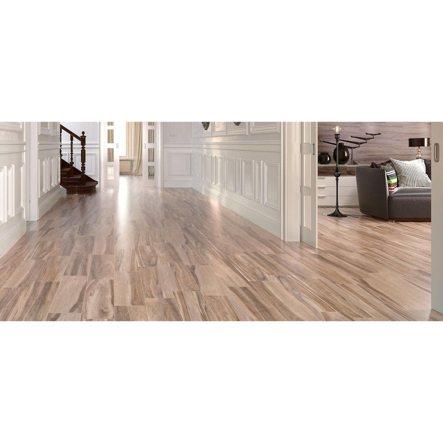 Light brown hardwood flooring keywood honey 22.5 x 90cm with natural wood grain pattern for interior use