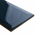 Metro Marina Gloss – close-up detail