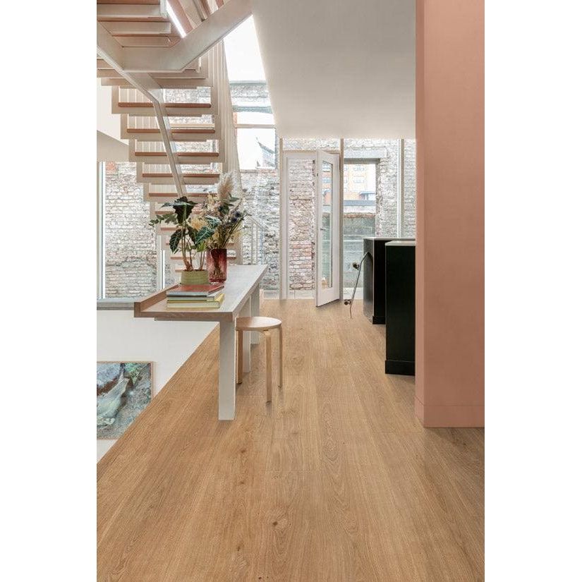 Toffee f098 xl vinyl planks light oak colored wood flooring with natural grain pattern and durable vinyl material