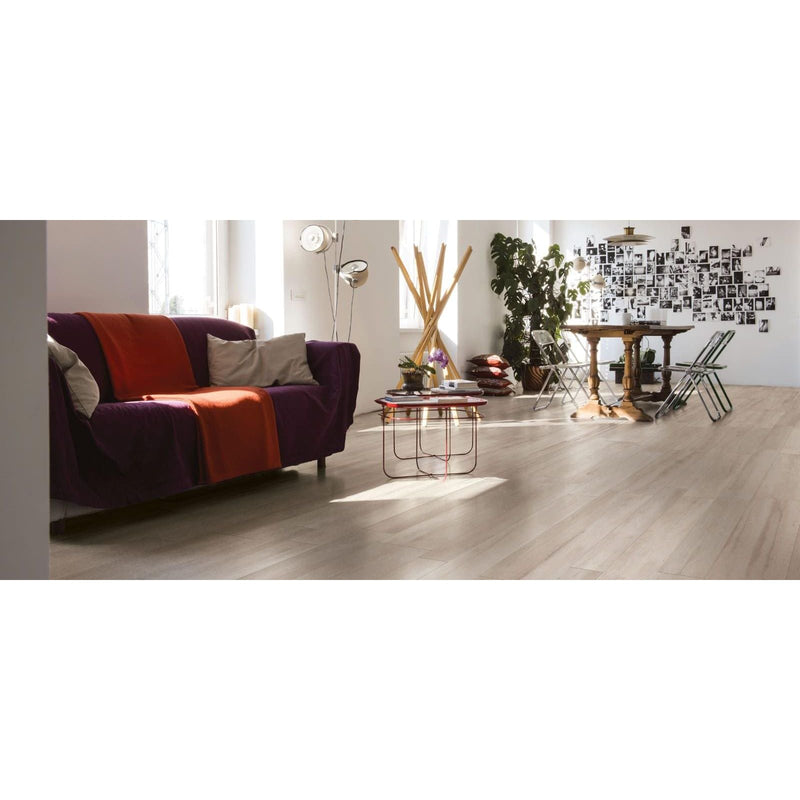 Travelling North White